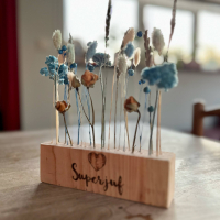 Superjuf pyrografie houten plankje met  droogbloemen
