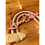 gepersonaliseerde regenboog in macramétouw geboortegeschenk