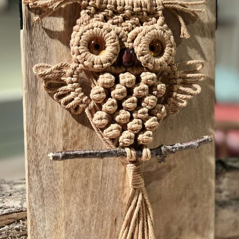 Macramé uiltjes in verschillende kleuren – Handgemaakt!