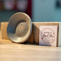 Schaaltje uit klei, handgevormd en handbeschilderd