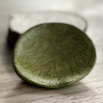 Schaaltje in klei, handgeverfd