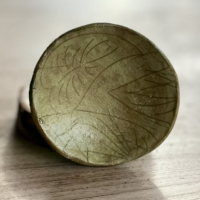 Schaaltje in klei, handgeverfd