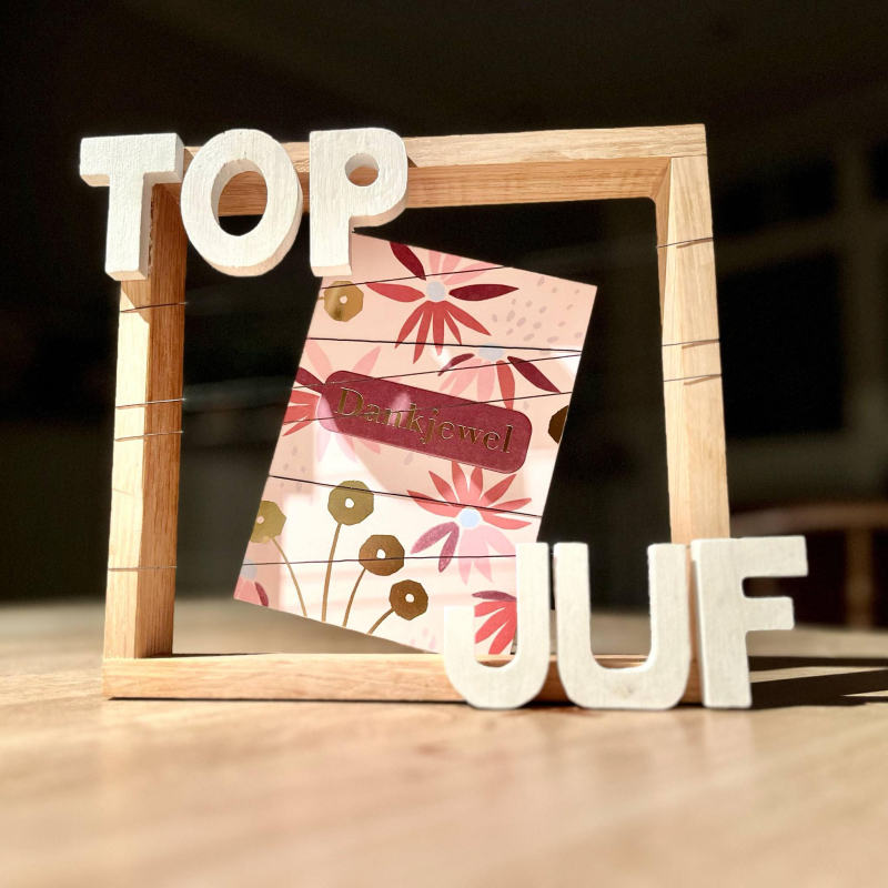 "Top Juf" eikenhouten kader met kaartje