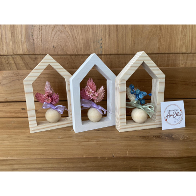 Mini-huisje in hout met droogbloem