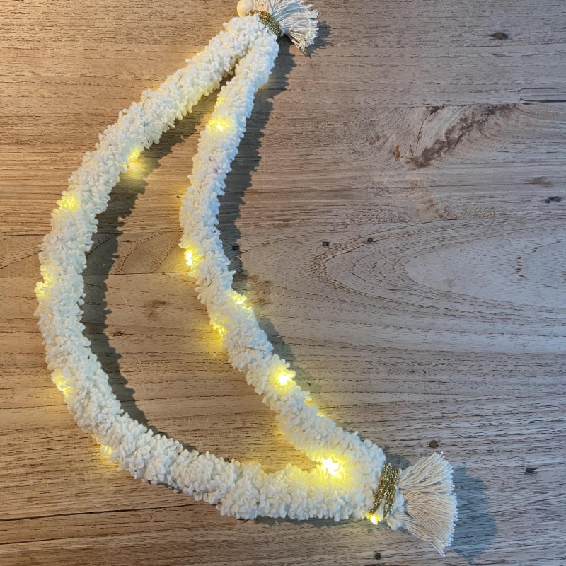 Kinderkamerdecoratie. Maan met verlichting. Kan gepersonaliseerd worden.