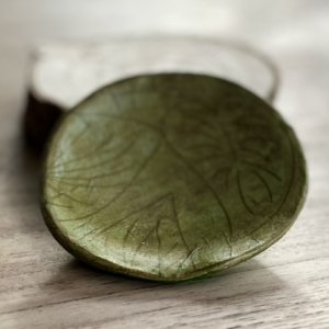 Schaaltje in klei, handgeverfd